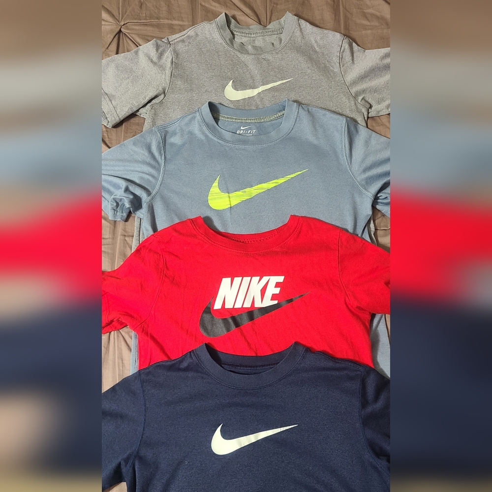 Nike Shirts Youth Medium